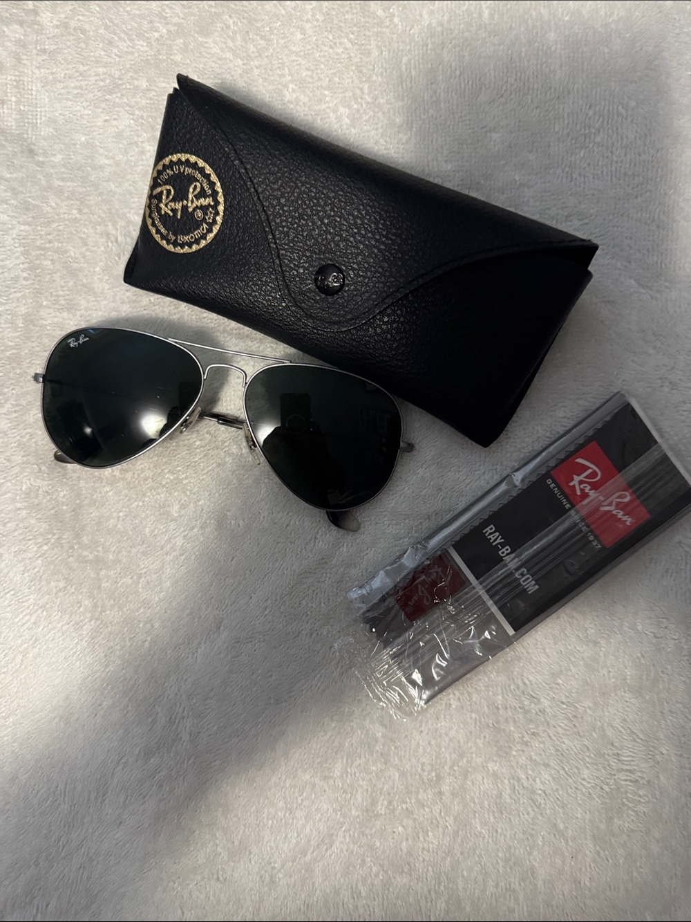 Ray-Ban Aviator Sunglasses - Silver Frame with Dark Green Lenses